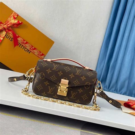 louis vuitton pochette metis east west.